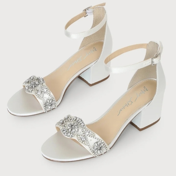 New! Betsey Johnson Mel Bridal Ivory Satin Rhinestone Cunky Block Heel Sandals - Picture 2 of 16
